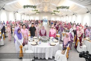 BICARA WANITA