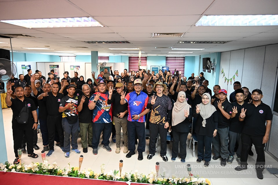 Skuad Ihsan MADANI KDN Bantu Bersihkan Rumah Mangsa Banjir4