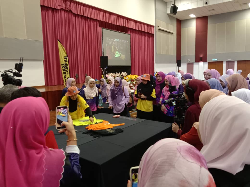 PROGRAM BICARA SURI