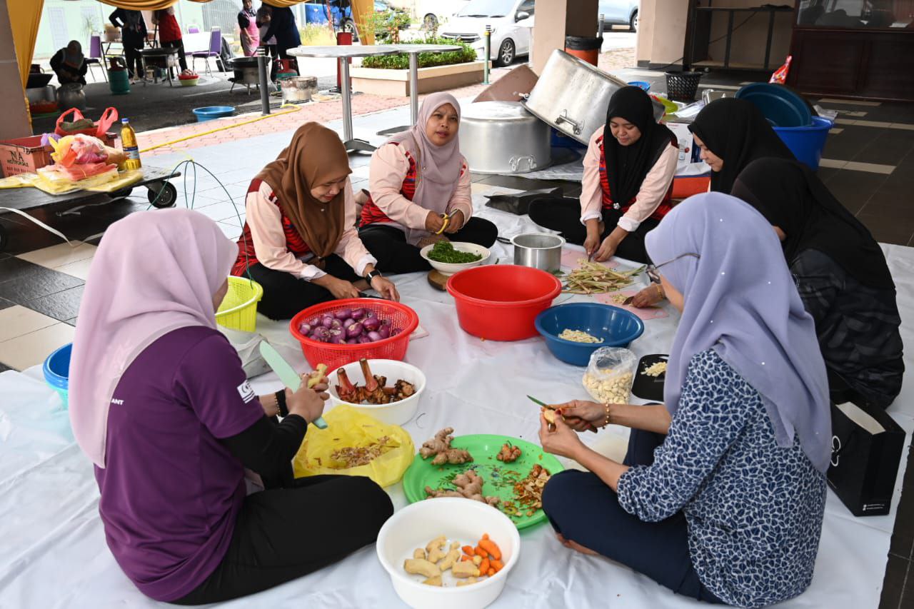 Masak Rendang Sempena Program Penerapan Nilai-Nilai Murni TMDN Kelab Kebajikan dan Sukan AADK 1