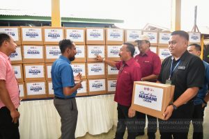 KARAK, 18 Disember 2024 - Sebanyak RM27,500 disumbangkan oleh Kelab Kebajikan dan Sukan Agensi Antidadah Kebangsaan (AADK) dan Persatuan Pegawai Agensi Antidadah Kebangsaan (PPAD) dalam misi bantuan Skuad Ihsan Madani KDN.

Sumbangan itu disalurkan kepada semua warga AADK yang terlibat dalam kejadian bencana alam membabitkan lima negeri iaitu di Kelantan, Terengganu, Pahang, Perak dan Kedah
