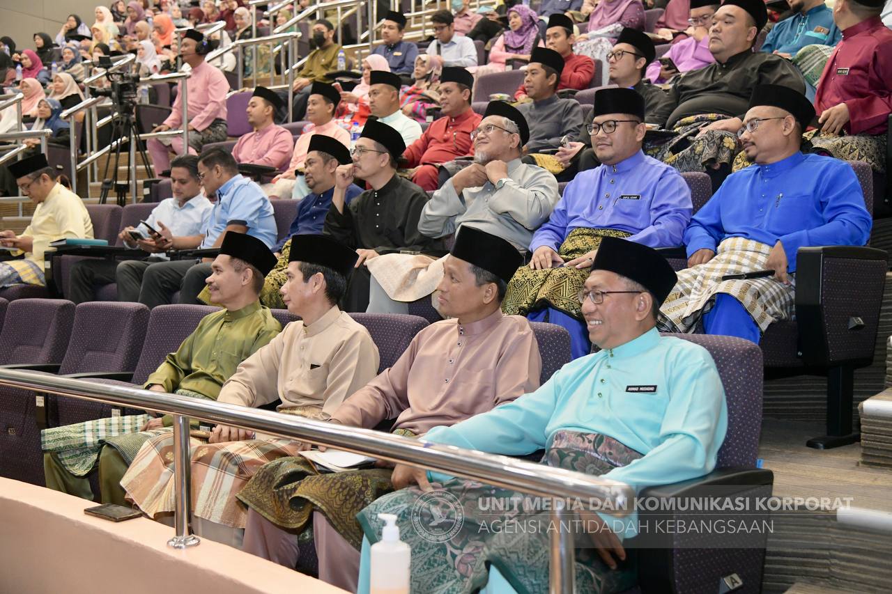 Mendidik Hati, Memulih Pekerti